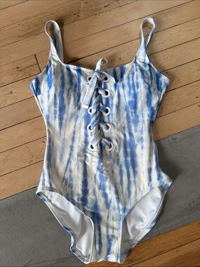 Michael Kors Tie-Dye Daydream Lace-Up One-Piece Swimsuit size 8